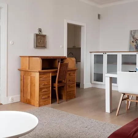 Viihtyisae Kaksio Etu-toeoeloessae Apartment *